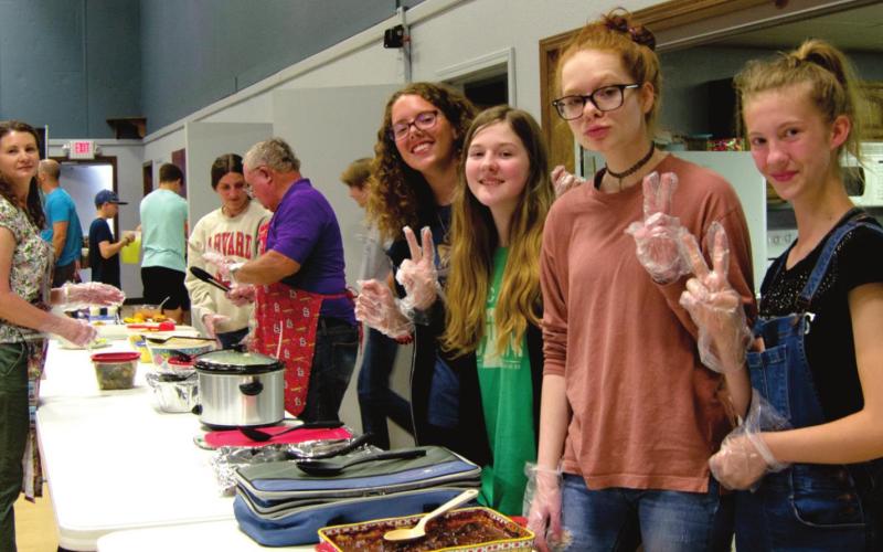 Dessert auction helps church youth attend summer camp