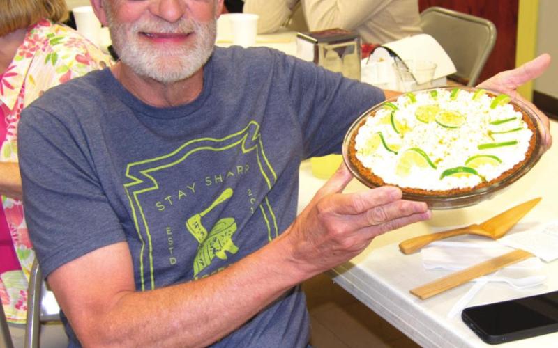 Dessert auction helps church youth attend summer camp