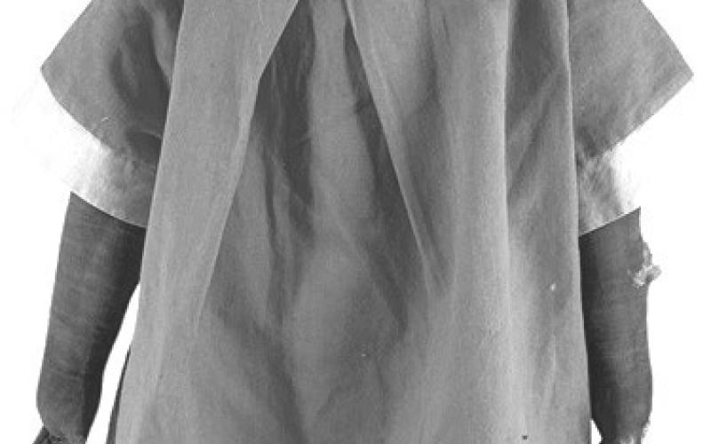 Cloth dolls like this one aren’t only toys; they are pieces of American history. They were made by hand in the 1930s and ‘40s by artisans who received training and employment from the Works Progress Administration. Photo Credit: Apple Tree Auction Center (c) 2025 by Cowles Syndicate Inc.