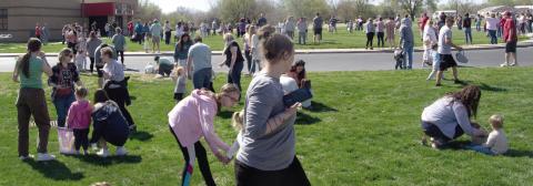 An exceptionally large crowd turned out for the Kiwanis Club Easter egg hunt in Baxter Springs Saturday. Several large prizes were awarded to the winners of the event.