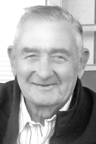 Donald Fisher, 89, Arma