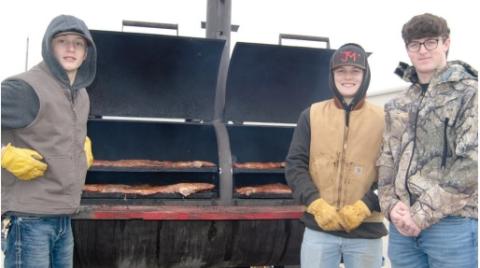 Students build smoker for game day ribs