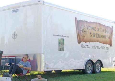 Around the world in a Jeep travelers into record book