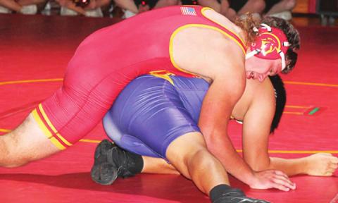 Titan Wrestling splits home duals