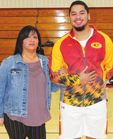 Basketball seniors recognized