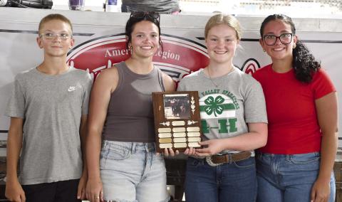 Ryleigh Holmes was presented the Justin Mooney Memorial award by Jase Mooney, Lily Mooney and Katie Mooney during the awards ceremony.