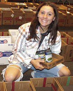 CUHS students, community join to fill Thanksgiving boxes