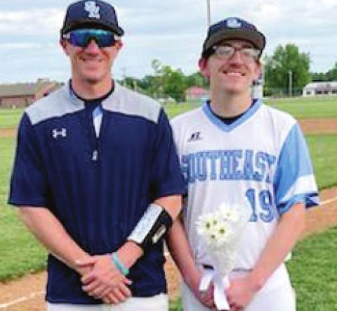 SE recognizes seniors