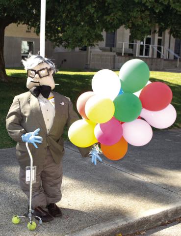 Be sure to check out the scarecrows around the Square today and Saturday. Also check out all of the other Columbus Day events. There will be something for everyone.