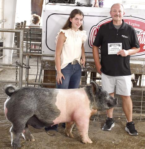 Kora Welch’s Grand Champion hog brought in a $2,500 premium from Jay Hatfield Auto Group represented by Brian Wellmeier.