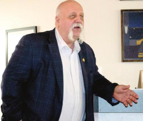 Officials to speak at breakfast