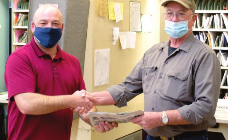 Davis retires after 40 years at Post Office