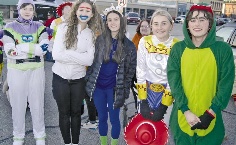 The Columbus Chamber of Commerce estimated more than 500 costumed trunk or treaters wound