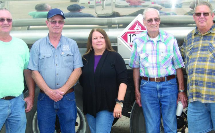 Several Farmer’s Coop retirees attended the retirement luncheon of Jeff Watkins including David Bowin, Watkins, Machelle Shouse, Doyle Crain and Tandy Auman. Crain began in 1965.