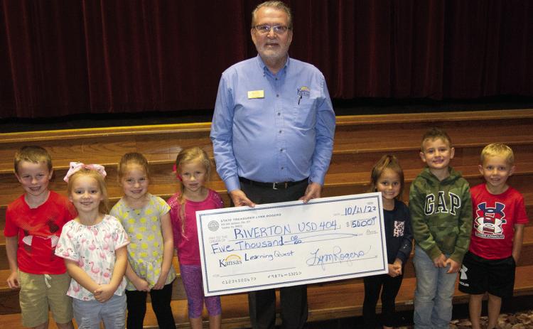 State Treasurer stops in Riverton