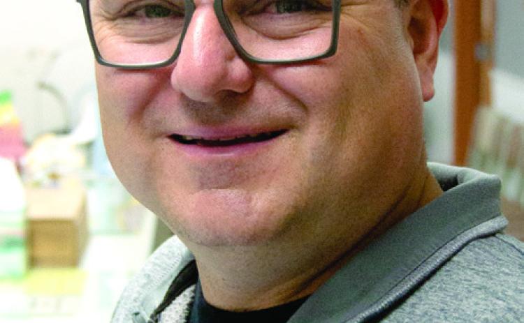 Henderson files for county sheriff