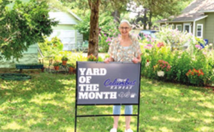 Columbus yard of the month winner