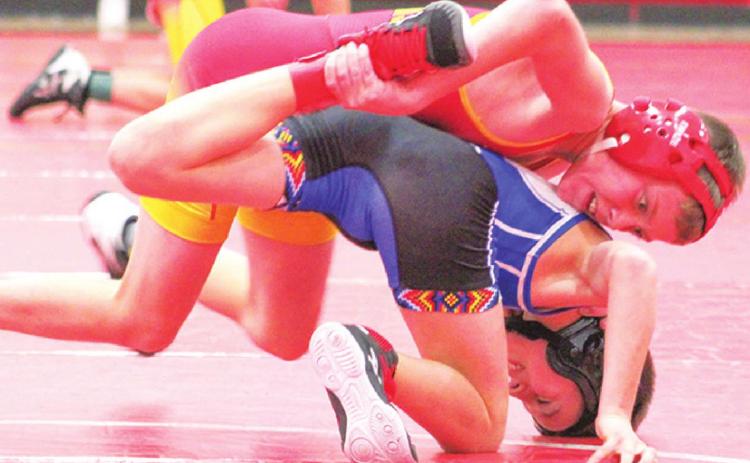 Central Wrestlers host duals