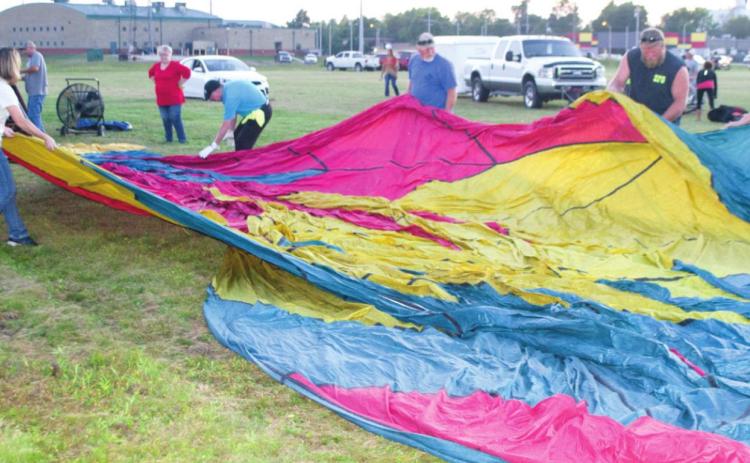 Crew members are needed for six to eight volunteers to help out during the Hot Air Balloon Regatta Columbus Day weekend. Contact the Chamber office if interested. Chase crew members will follow the balloon as it flys.
