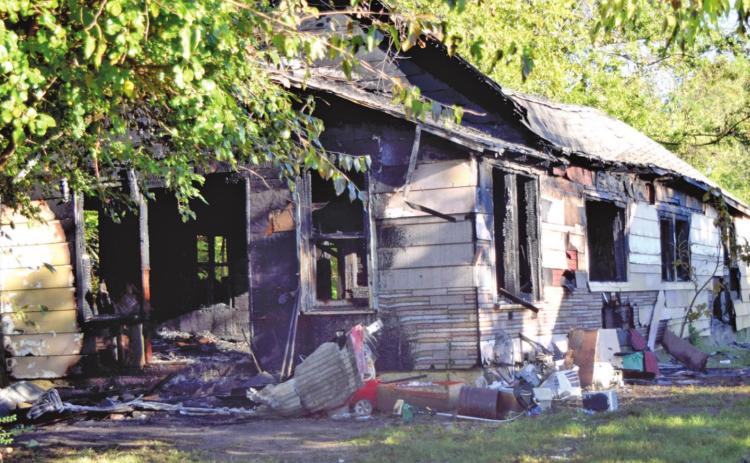 Firefighter injured in Friday night blaze